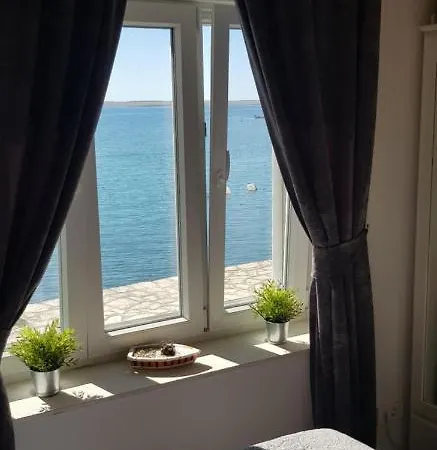 Casa de Férias Kuca Za Odmor Jelena Starigrad Paklenica