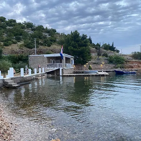 Holiday home Kuca Za Odmor Jelena Starigrad Paklenica